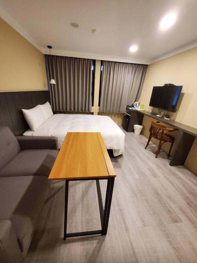 Yoshi Hotel - Tainan Station Branch Exteriér fotografie