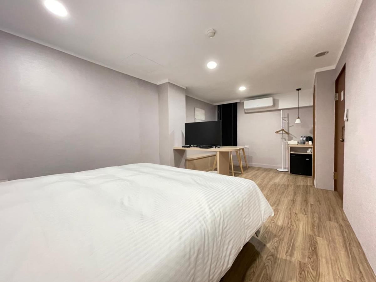 Yoshi Hotel - Tainan Station Branch Exteriér fotografie