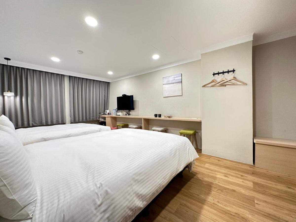 Yoshi Hotel - Tainan Station Branch Exteriér fotografie
