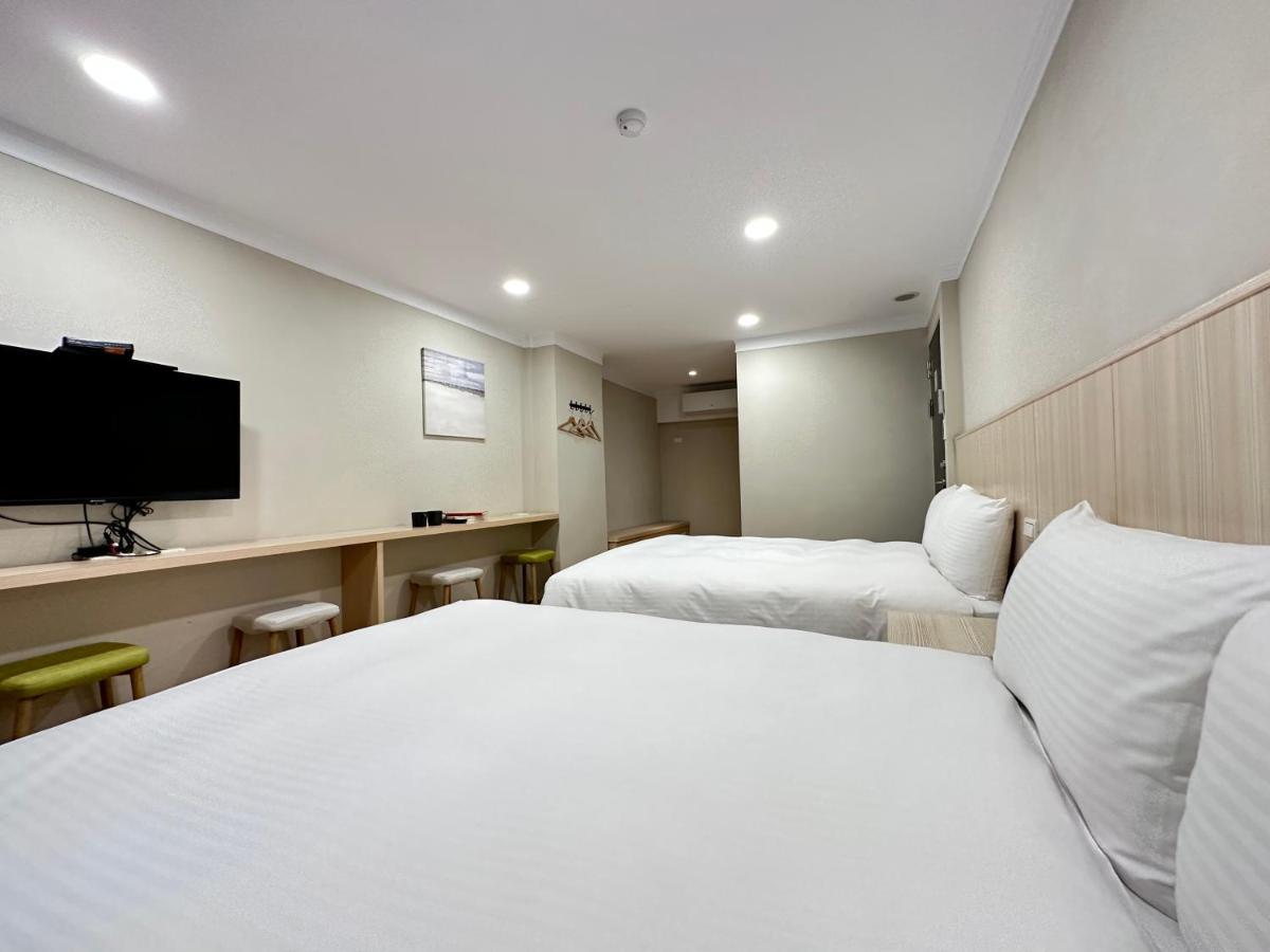 Yoshi Hotel - Tainan Station Branch Exteriér fotografie