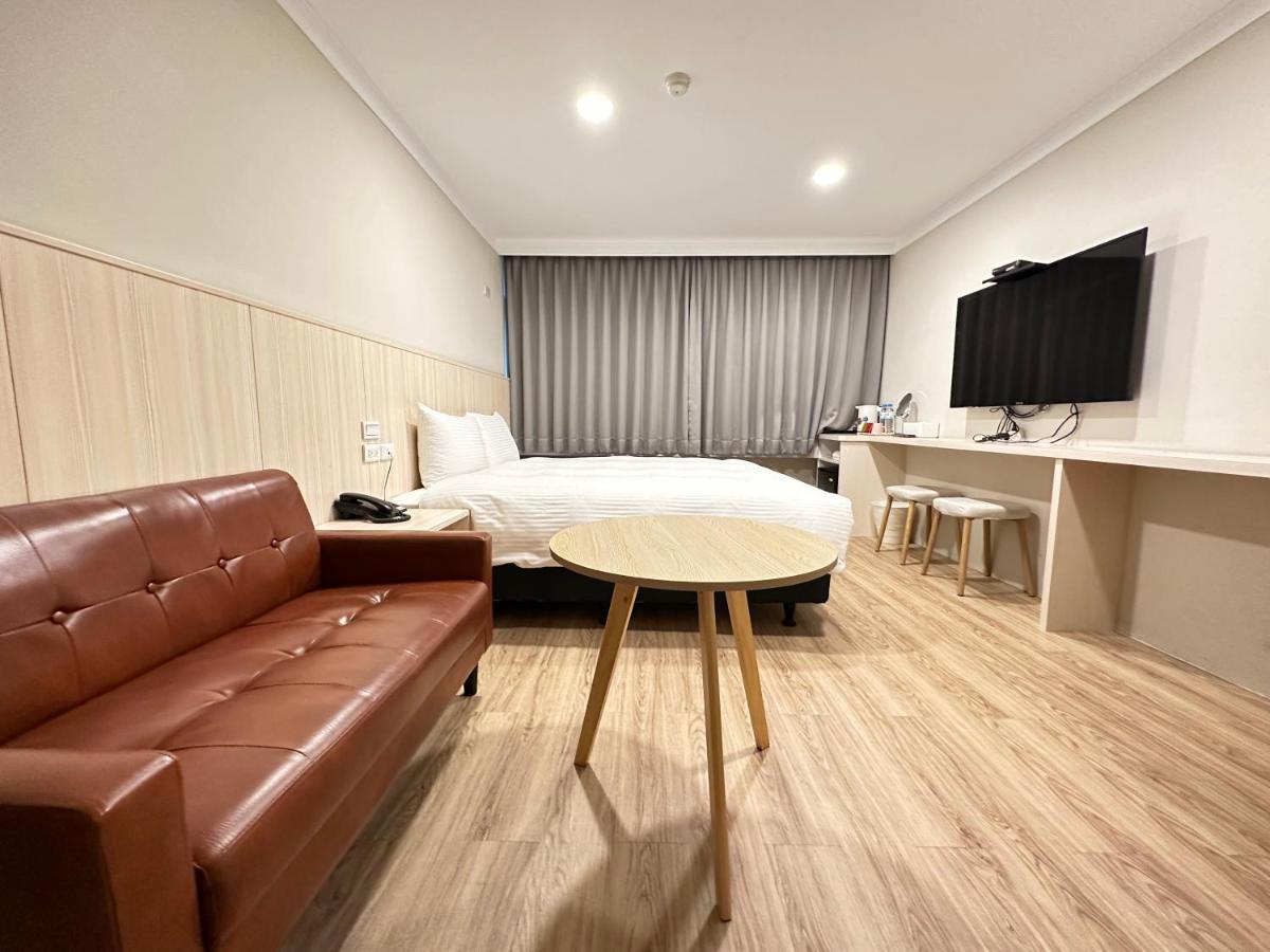 Yoshi Hotel - Tainan Station Branch Exteriér fotografie